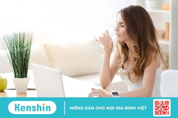 10 lợi ích khi bạn uống nước vào buổi sáng