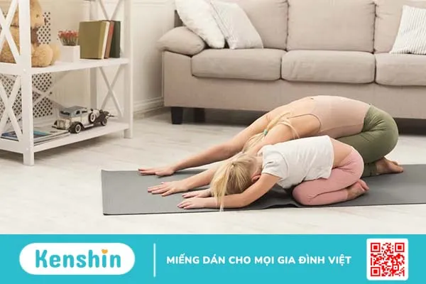 12 tư thế yoga cơ bản nền tảng và các lớp học yoga uy tín