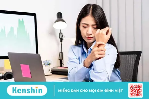 8 cách chữa hội chứng ống cổ tay đơn giản cho nhân viên văn phòng