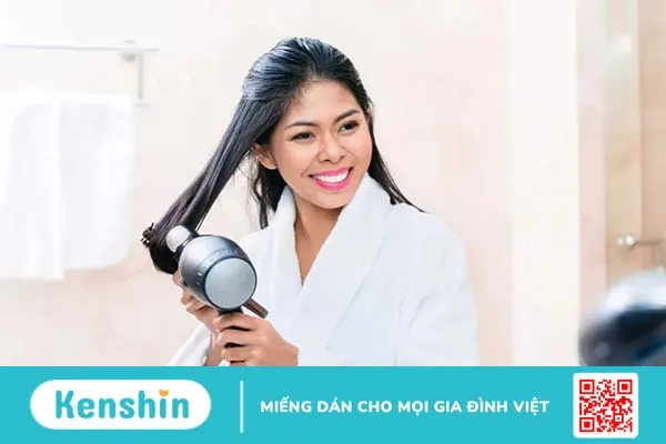 8 sai lầm thường gặp khi dùng dầu gội khô