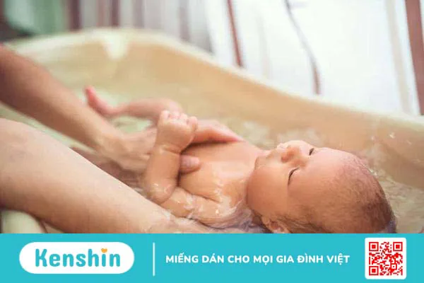 9 mẹo dân gian chữa nghẹt mũi cho trẻ sơ sinh và lưu ý cần nhớ