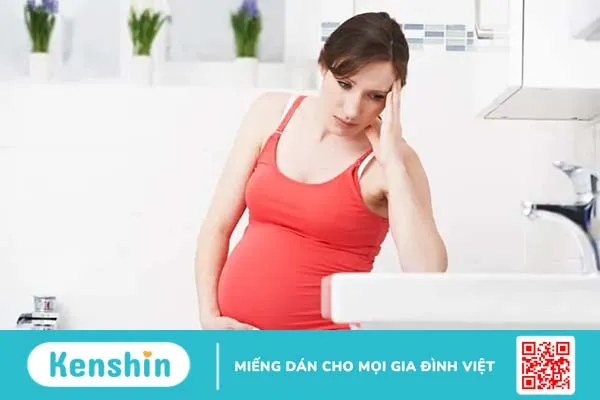 Bà bầu bị táo bón có dùng được thuốc thụt không? Mẹ nên làm gì để xử lý?