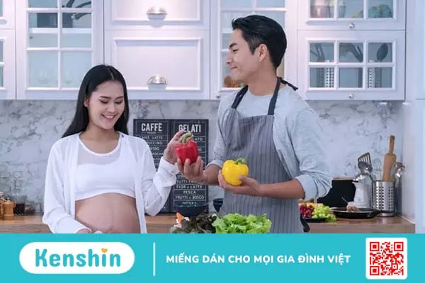 Bà bầu bị táo bón có dùng được thuốc thụt không? Mẹ nên làm gì để xử lý?
