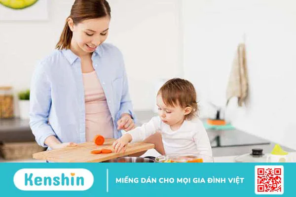 Bác sĩ giải đáp: Có nên cho trẻ dưới 1 tuổi ăn muối không?