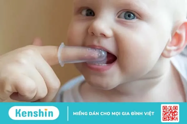 Bật mí 3 cách rơ lưỡi cho trẻ sơ sinh sạch khuẩn, ngừa bệnh răng miệng