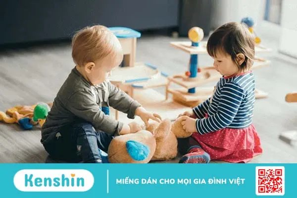 Bé 14 tháng tuổi: Sự phát triển vận động, nhận thức và dinh dưỡng