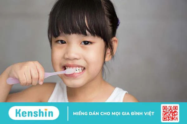 Bé bị nhiệt miệng: Phương pháp điều trị tại nhà và phòng ngừa tái nhiễm