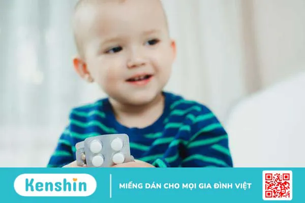 Bé bị sốt nhưng vẫn chơi bình thường: Bố mẹ có cần lo lắng?