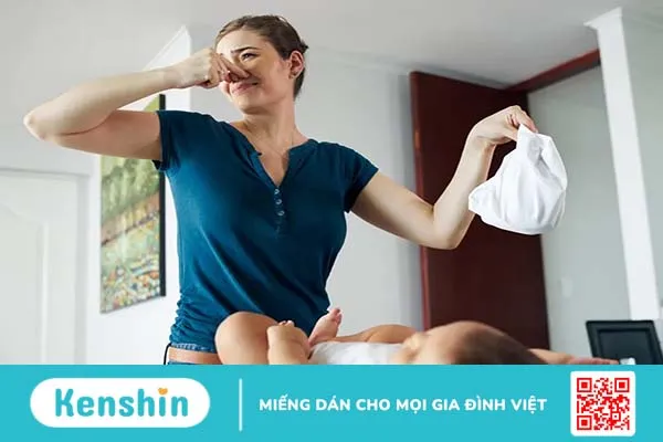 Bé bị tiêu chảy phân thế nào? Hello Bacsi mách bạn cách nhận diện!