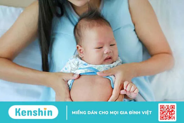 Bé bị tiêu chảy sau khi chủng ngừa có nguy hiểm không, điều trị thế nào?