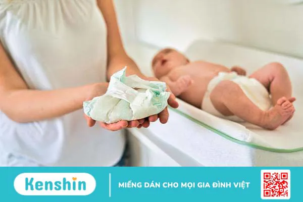 Bé bị tiêu chảy sau khi chủng ngừa có nguy hiểm không, điều trị thế nào?