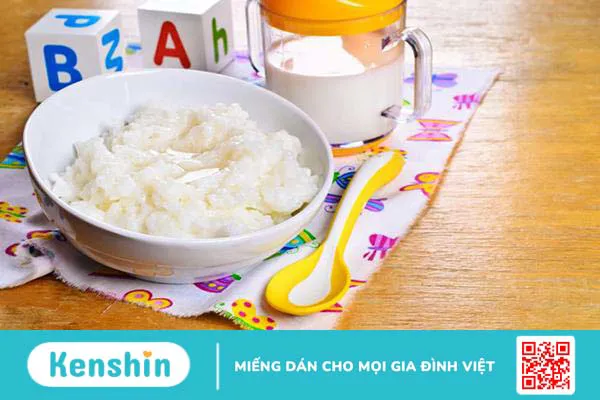 Bé mấy tháng ăn được cơm nát? Gợi ý 7 thực đơn cơm nát cho bé