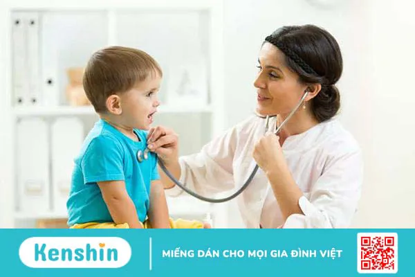 Bé nuốt phải nước hoa có sao không? Xử lý như thế nào an toàn?