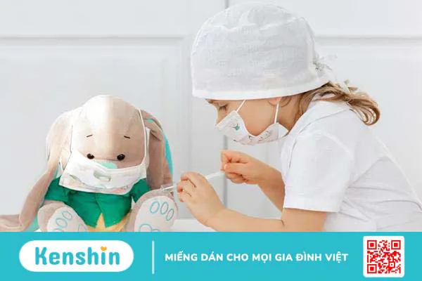 Bé sợ tiêm: Nên, không nên làm gì? Bí kíp để bé vượt qua nỗi sợ kim tiêm