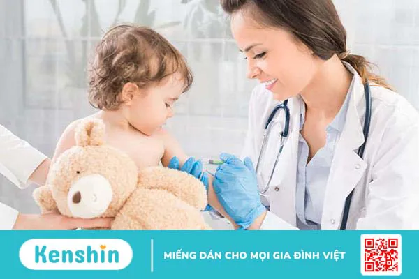 Bé sợ tiêm: Nên, không nên làm gì? Bí kíp để bé vượt qua nỗi sợ kim tiêm