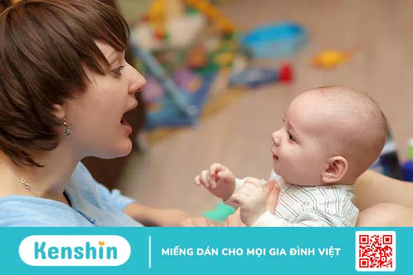 Bé tập nói ba ba – Bạn có biết tiếng bập bẹ của trẻ có ý nghĩa gì?