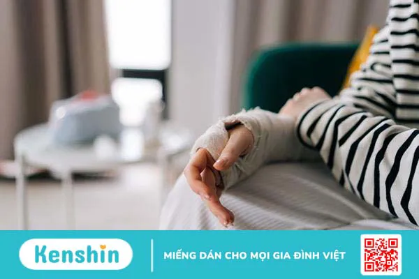 Bị gãy xương, sau 3 tuần tháo bột được chưa?