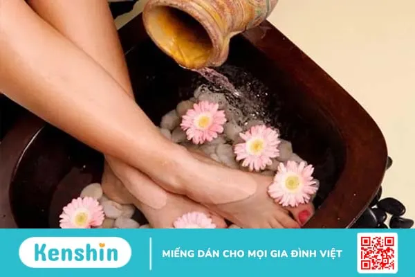 Bị lạnh chân vào mùa đông có sao không?