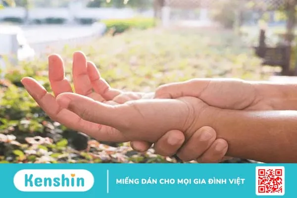 Bị tê tay là bệnh gì? Điểm danh 10 nguyên nhân thường gặp nhất