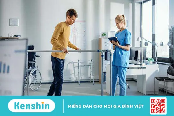 Biến chứng và cách chăm sóc sau mổ bắt vít cột sống đúng cách