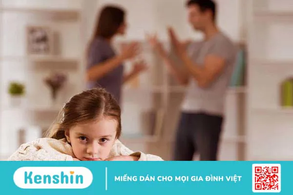 Bố mẹ ly hôn, trẻ nên sống với ai? Giành quyền nuôi con như thế nào?