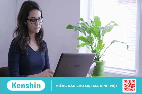 Bỏ túi 10 cách chống mỏi mắt dành cho dân văn phòng