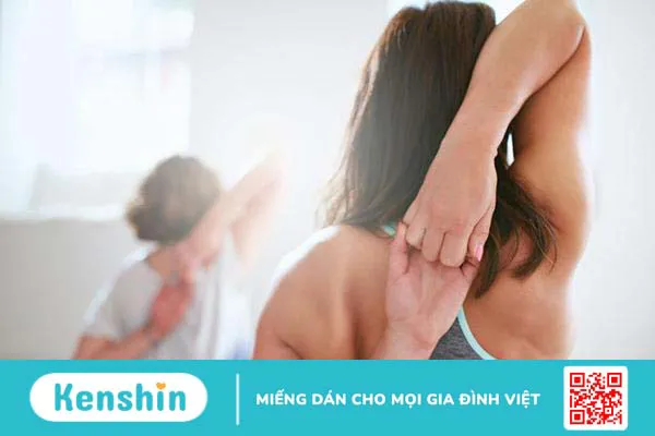 Bỏ túi ngay 8 bài tập yoga chữa đau khớp vai hiệu quả tại nhà