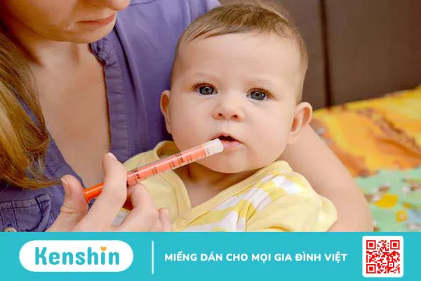 Cách cho bé uống thuốc hiệu quả và những lưu ý cần nhớ