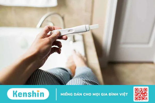 Cách dùng que thử thai và đọc kết quả que thử thai theo hướng dẫn từ bác sĩ sản khoa