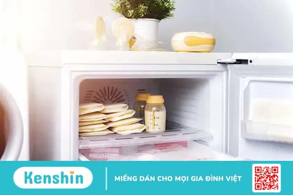 Cách hâm sữa mẹ an toàn và đảm bảo chất lượng dinh dưỡng cho bé