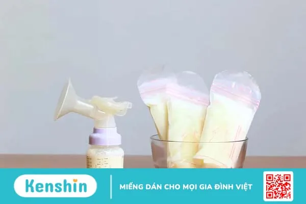 Cách hâm sữa mẹ an toàn và đảm bảo chất lượng dinh dưỡng cho bé