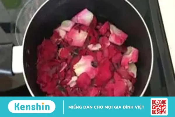 Cách làm nước hoa hồng tại nhà đơn giản, hiệu quả gấp đôi