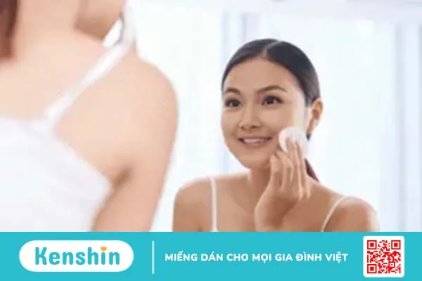 Cách làm nước hoa hồng tại nhà đơn giản, hiệu quả gấp đôi