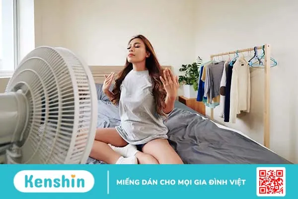 Cách làm tóc nhanh khô không cần máy sấy tiện lợi, siêu dễ