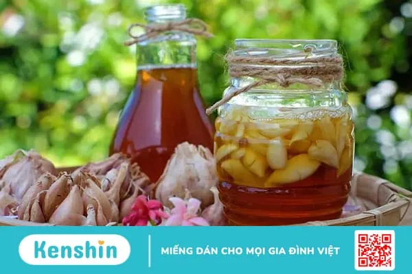 Cách ngâm tỏi chữa viêm họng: Bài thuốc hay bạn nên thử