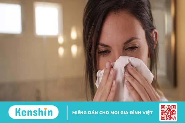 Cách rửa mũi bằng nước muối sinh lý cho người lớn đúng cách