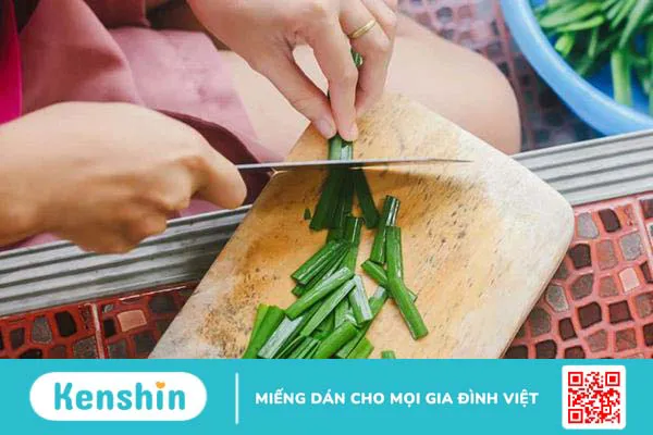 Cách trị ho bằng lá hẹ an toàn và hiệu quả tại nhà