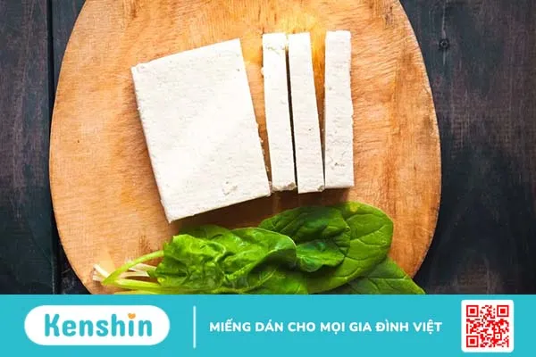 Cải bó xôi kỵ gì? 5 thực phẩm tránh kết hợp và 5 đối tượng không nên ăn