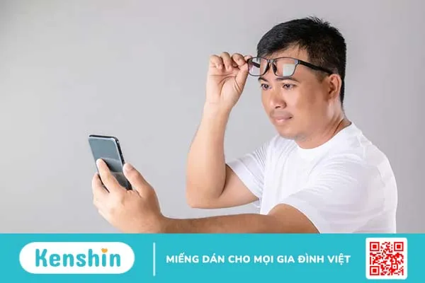 Cận mấy độ là nặng và các biến chứng có thể xảy ra?