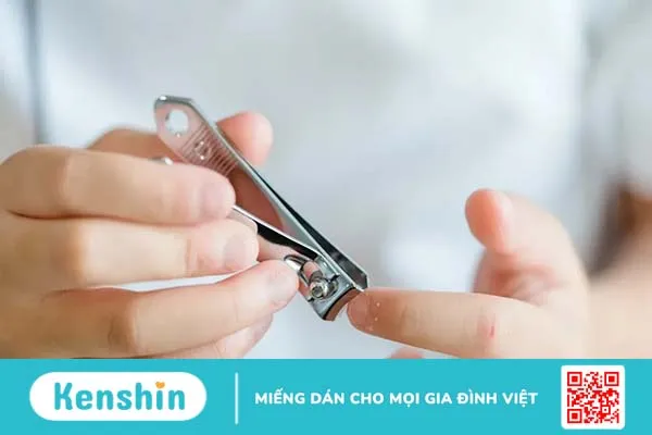 Cắn móng tay bị gì? 6 tác hại của việc cắn móng tay ít ai ngờ tới