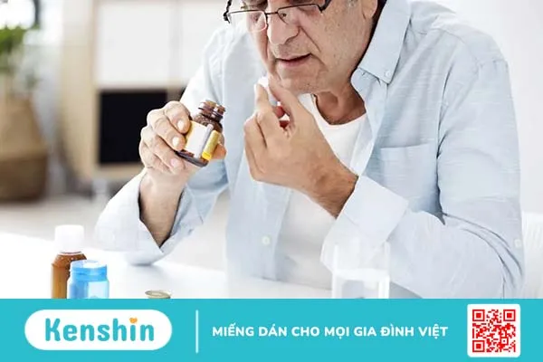 Cẩn thận với tác dụng phụ của thuốc giảm đau trên người cao tuổi