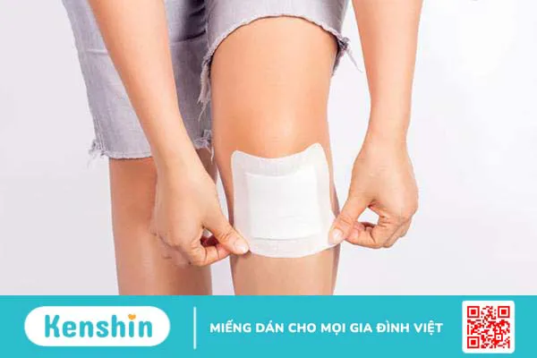 Cao dán giảm đau: Công dụng và những lưu ý khi sử dụng