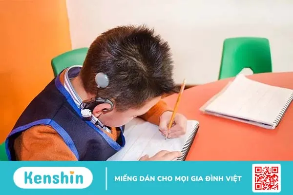 Cấy ốc tai điện tử và những điều cần biết