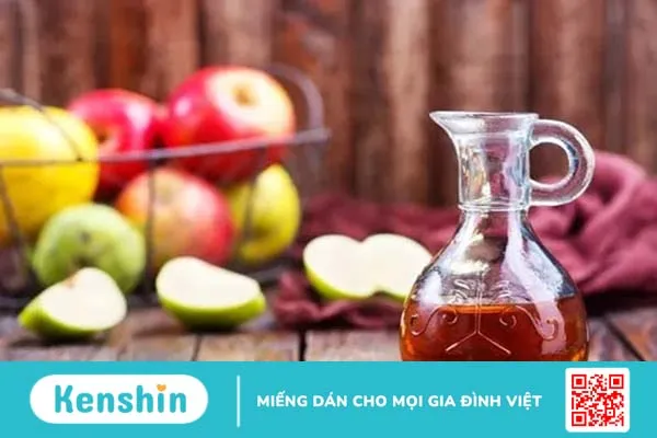 Chân tay ra mồ hôi khi trời lạnh: Không nên chủ quan