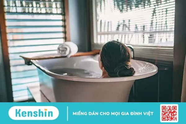 Chảy máu trực tràng có nguy hiểm không? Điều trị thế nào?