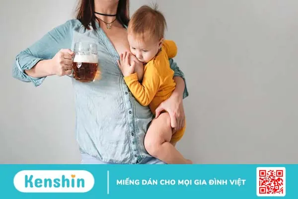 Cho con bú uống bia được không? Mẹo uống bia an toàn cho mẹ và bé