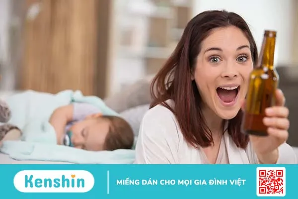 Cho con bú uống bia được không? Mẹo uống bia an toàn cho mẹ và bé