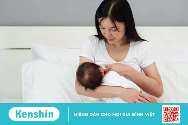 Cho con bú uống bia được không? Mẹo uống bia an toàn cho mẹ và bé