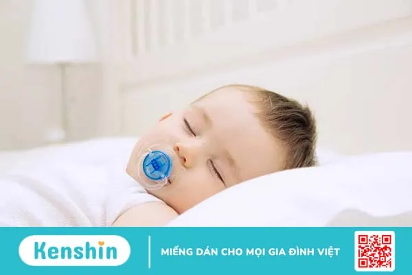 Cho trẻ ngậm núm vú giả khi nào? Ưu, nhược điểm và top 5 ti giả tốt nhất