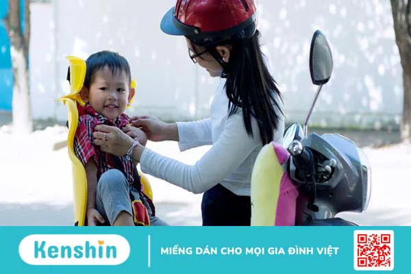 Chọn ghế cho bé ngồi xe máy như thế nào cho an toàn? Tổng hợp 5 ghế ngồi được nhiều bố mẹ tin dùng